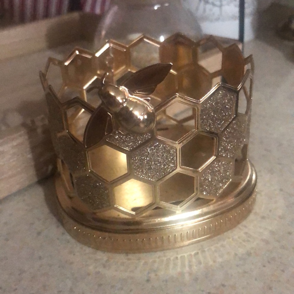 NWT HTF Very RARE Bath & Body Works Bee Hive Lotion/Soap Holder. Gold & Glitter